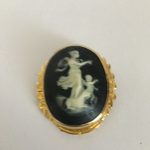 Vintage Cameo Brooch