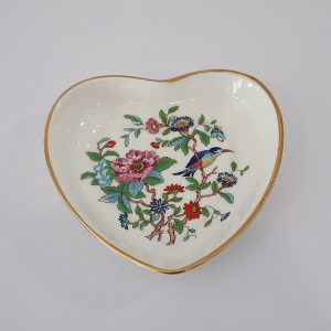 An Aynsley Pembroke heart-shaped bone china trinket dish.